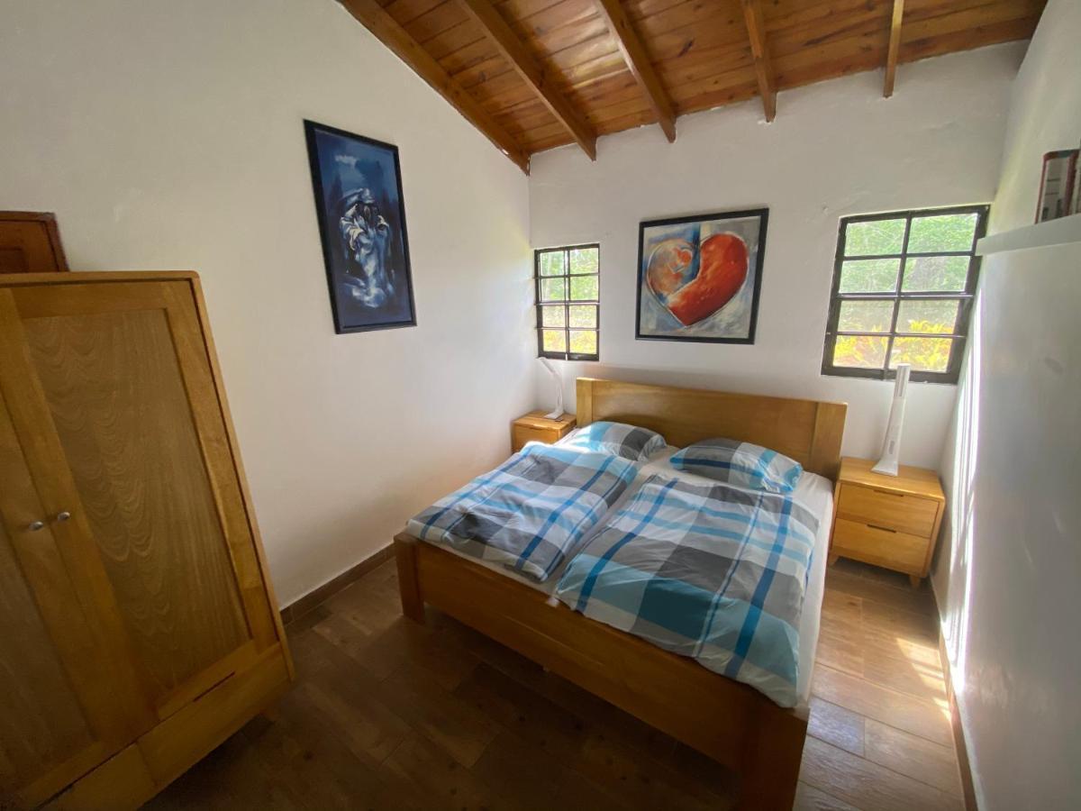 Gästezimmer in der Villa Zimmer Jarabacoa Exteriör bild